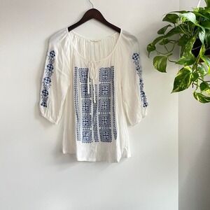 White and Blue Embroidered Peasant Top Size Small Fairy Cottage Romantic